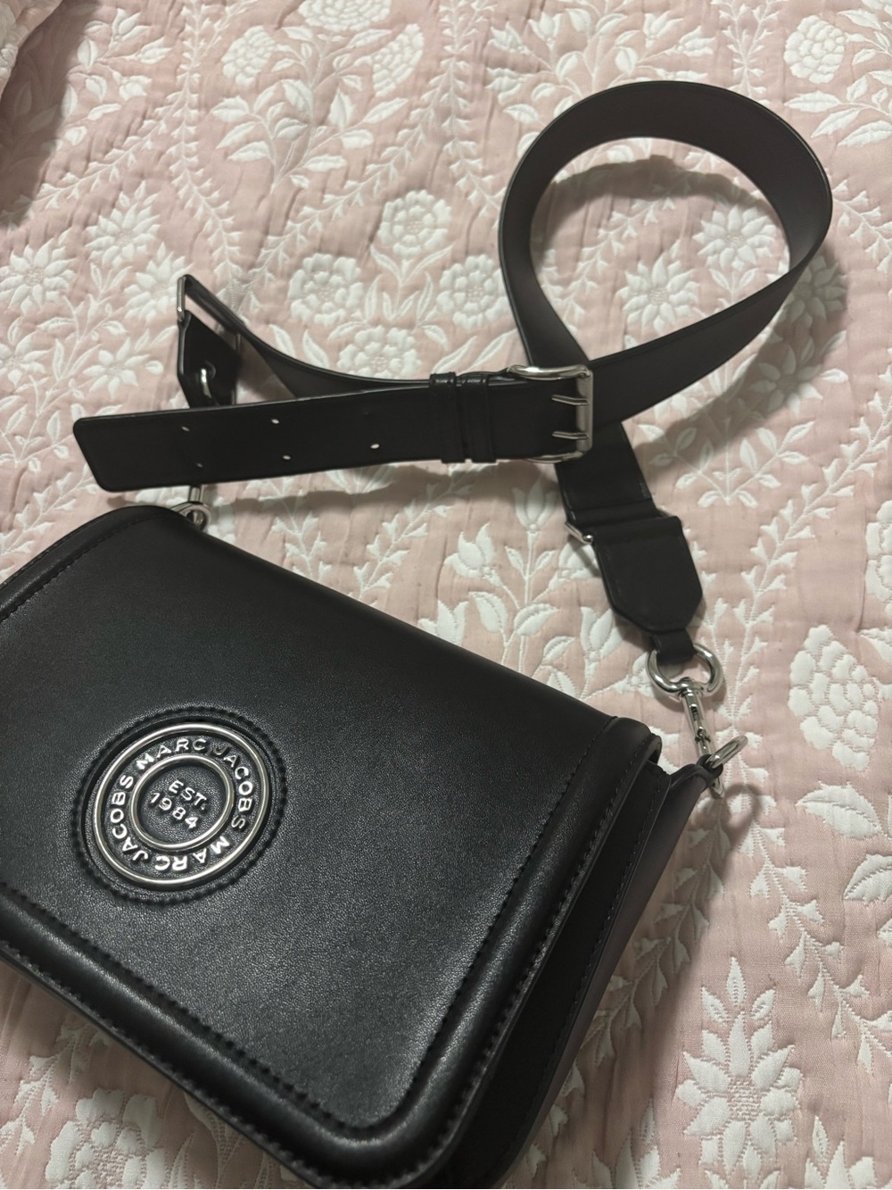 Marc Jacobs Black Leather Crossbody with Signature Logo Medallion - Picture 3 of 3